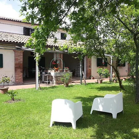 Casa di campagna Casa Dell\u2019editore \u2013 Books & Breakfast